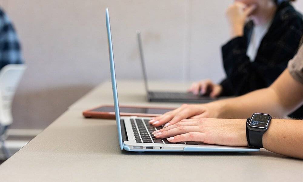 A student with her computer