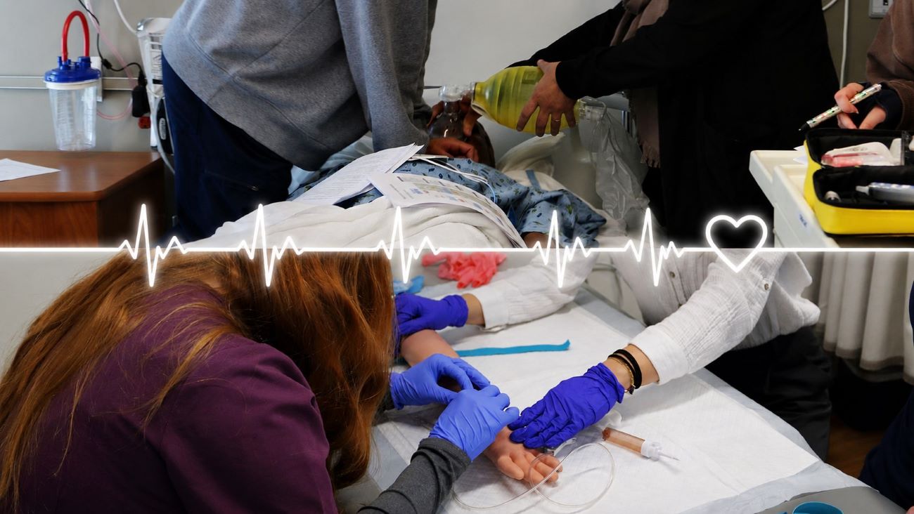 nursing graphic with students in clinicals